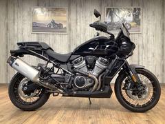 ＨＡＲＬＥＹ−ＤＡＶＩＤＳＯＮ　パンアメリカ１２５０スペシャル　ジキル＆ハイドマフラー装備