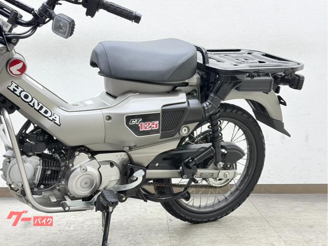 【商談中】走行距離５９１０ｋｍ（変動あり）　新型　CT125　ハンターカブ　マットアーマードシルバーメタリック　中古　ワンオーナー車　美品　ノーマル車　サイドバックサポート付き！ 超人気のCT125・ハンターカブが新エンジンを搭載！ 新色マット