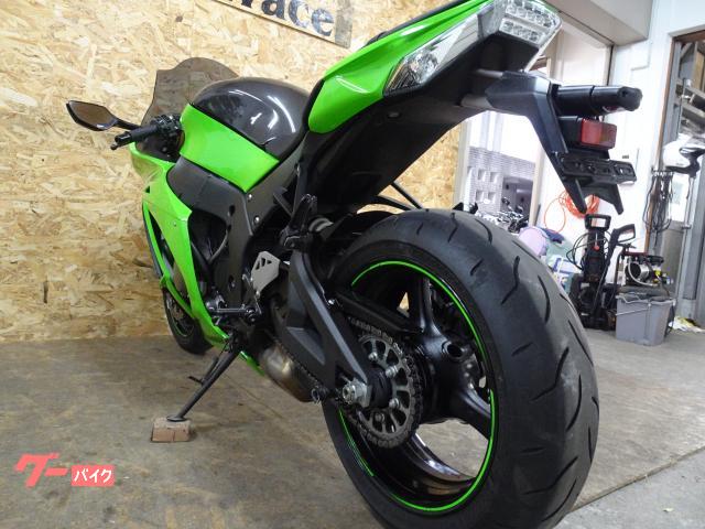 カワサキ Ｎｉｎｊａ ＺＸ－１０Ｒ ２０１１年モデル ＡＢＳ搭載モデル 最高出力２００ＰＳ ＺＸＴ００Ｊ型 ４サイクル並列４気筒｜Ｍｏｔｏ  Ｖｉｖａｃｅ モトビバーチェ｜新車・中古バイクなら【グーバイク】