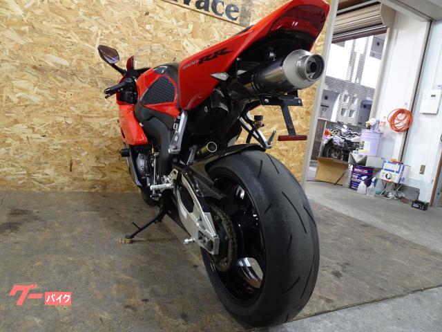 ホンダ ＣＢＲ１０００ＲＲ ＳＣ５７ ストライカーマフラー バックステップ パワーコマンダーＶ フューエルインジェクション｜Ｍｏｔｏ Ｖｉｖａｃｅ  モトビバーチェ｜新車・中古バイクなら【グーバイク】