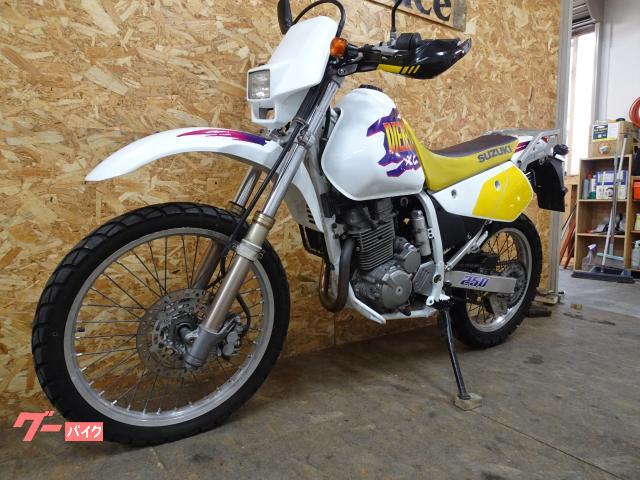 スズキ DR250R SJ45A ジェベル250ノーマル外装 4