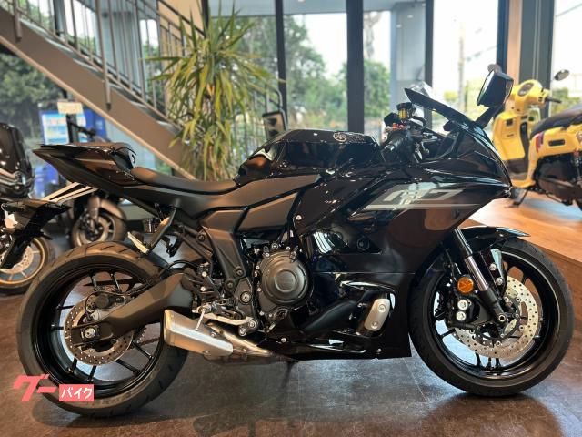 ＹＺＦ−Ｒ７　２０２６年　ブラックメタリックＸ