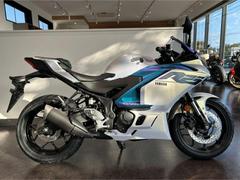 ヤマハ　ＹＺＦ−Ｒ２５　２０２５年モデル　マットパールホワイト