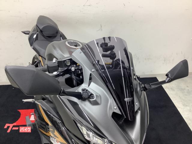 カワサキ Ninja ZX－25R SE アクセサリーバー装備