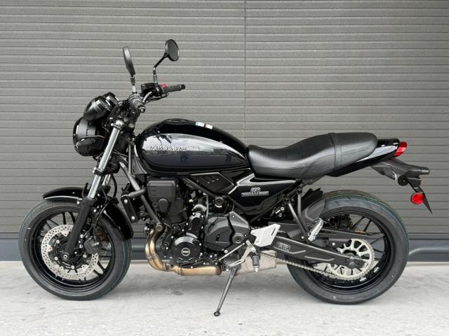 カワサキ Z650RS Black Ball Edition メーカー