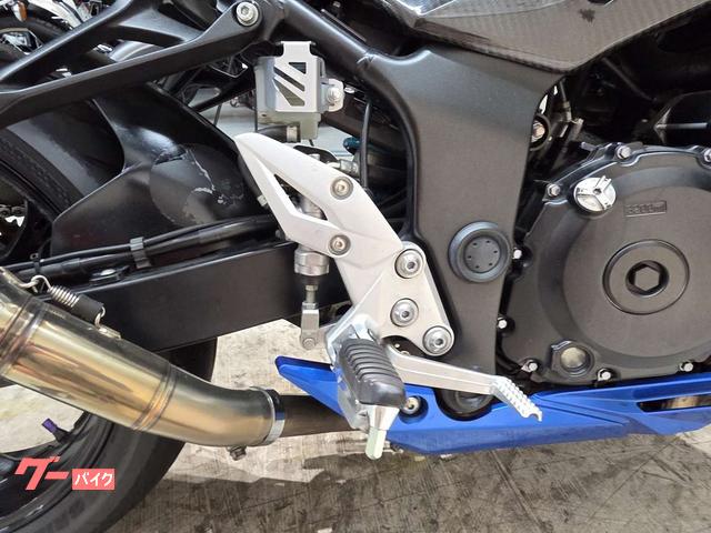 スズキ GSR750 ヨシムラマフラー装備 ナイトロンリア