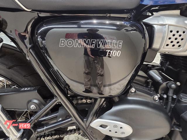 TRIUMPH ボンネビルT100 2023年モデル 純正グリップ