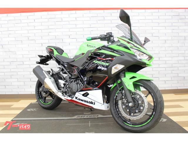 Ｎｉｎｊａ　４００　２０２２年モデル　ＫＲＴエディション　ＵＳＢ　マルチバー　エンジンスライダー　ラジエーターコアガード　等