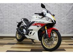 ヤマハ　ＹＺＦ−Ｒ２５　２０２２年モデル　ＷＧＰ６０ｔｈモデル　　純正グリップヒーター　ヘルメットロック　マルチバー装備
