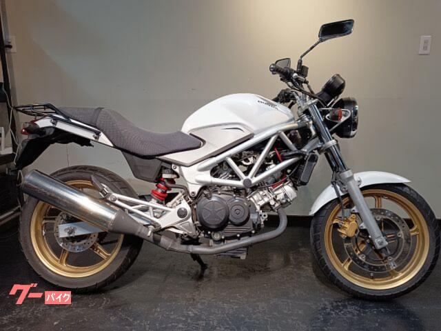 ＶＴＲ２５０　水冷Ｖ型エンジン　インジェクションモデル　社外シート　キャリア