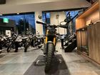 スクランブラー400X カーニバルレッド