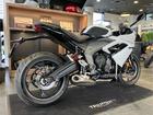 デイトナ660 USB電源 ETC エンジンガード スライダー グラブバー クイックシフター ニーパッド タンクパッド装備