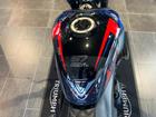トライデント660 トリビュート黒 社外品コンフォートシート 社外品ニーパッドタンクパッド エンジンガード スライダー ETC