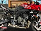 タイガースポーツ660 Carnival red LEDヘッドライト クイックシフター 調節可能スクリーングラブレール