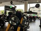 スクランブラー900 2026年モデル LEDヘッドライト デジタルメーター 倒立フロントフォーク USB電源 スポークホイール