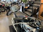 ボンネビルT100 2026年モデル LEDヘッドライト ABS USB電源 ニーパット 樽型ハンドルグリップ T120純正シート