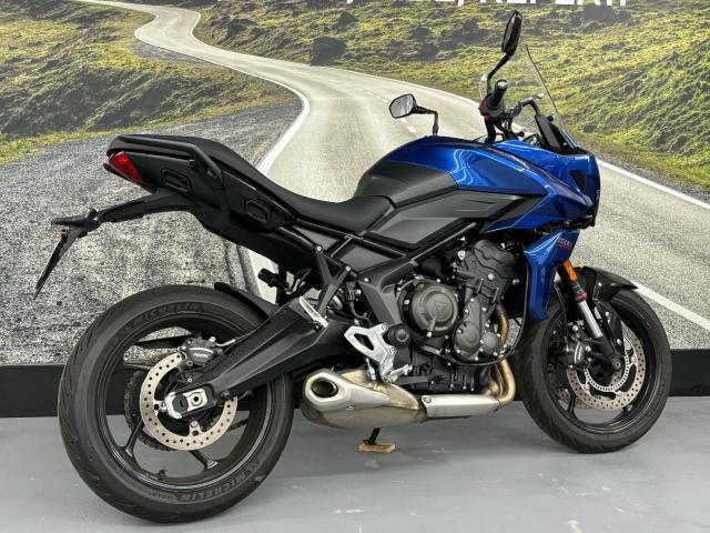 タイガースポーツ660 ルーサンブルー 3気筒ミドルクラスアドベンチャー 走行モード切り替え