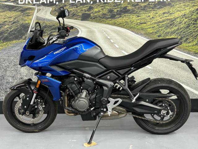 タイガースポーツ660 ルーサンブルー 3気筒ミドルクラスアドベンチャー 走行モード切り替え