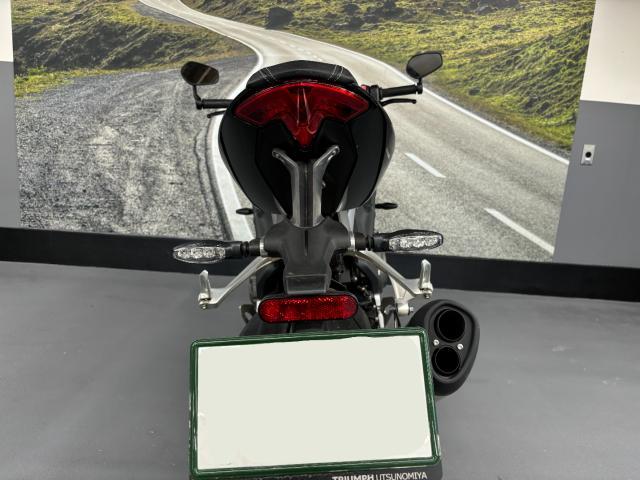 スピードトリプル1200RS 黒 サファイアブラック クイックシフター ブレンボキャリパー クルーズコントロール 走行モード