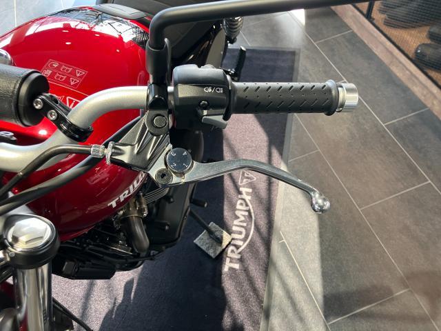 スクランブラー900