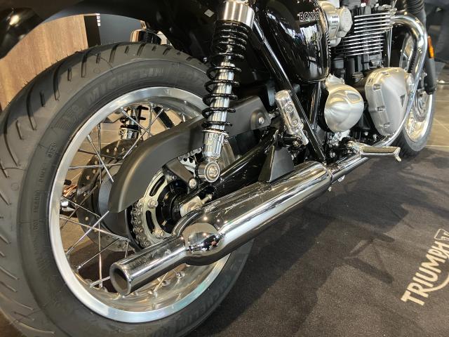 ボンネビルT120