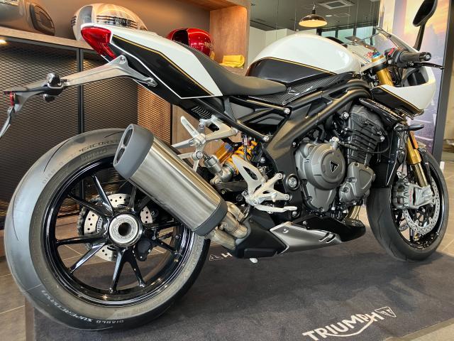 スピードトリプル1200RR