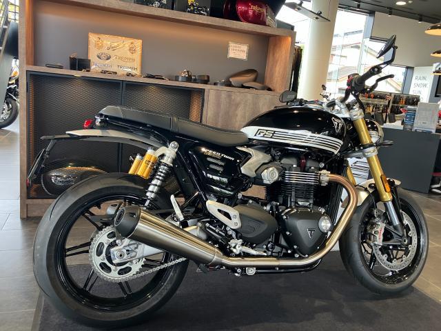 スピードツイン1200RS サファイアブラック