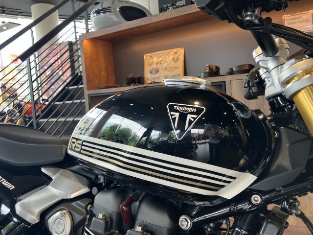 スピードツイン1200RS サファイアブラック