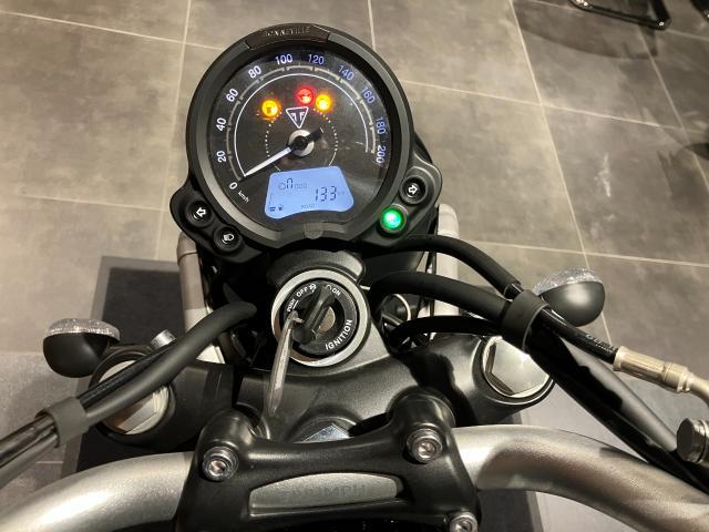 スクランブラー900