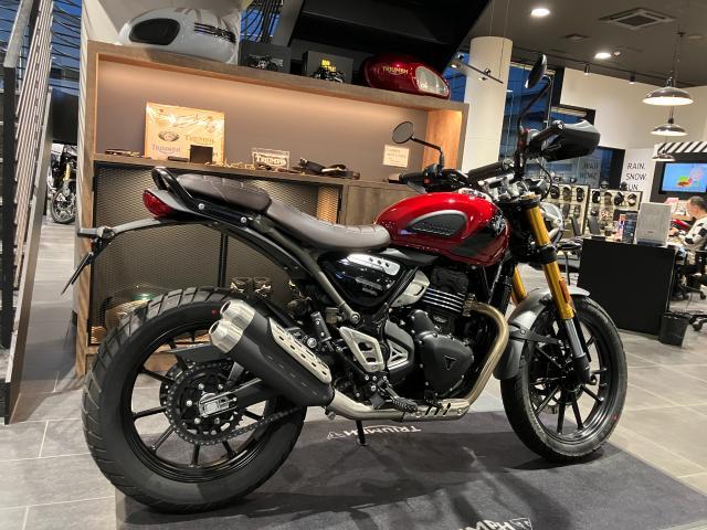 スクランブラー400X カーニバルレッド