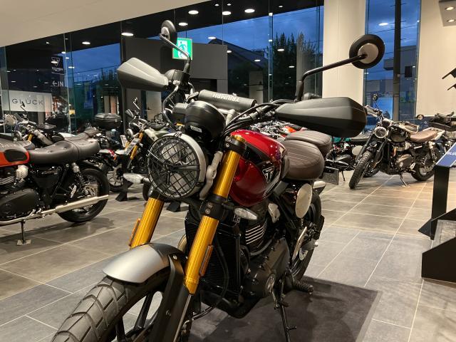 スクランブラー400X カーニバルレッド