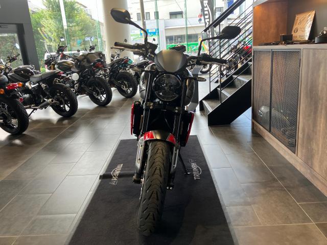 2024年モデル トライデント660 フライスクリーン クイックシフター