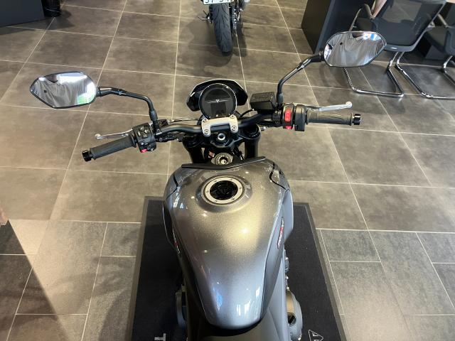 2024年モデル トライデント660 フライスクリーン クイックシフター