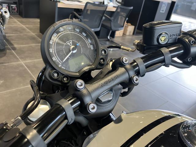 ボンネビル ボバー