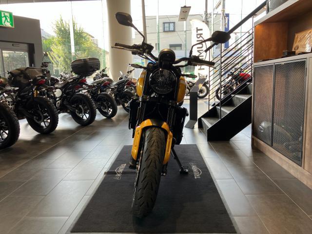 トライデント660 エンジンスライダー エンジンカバー