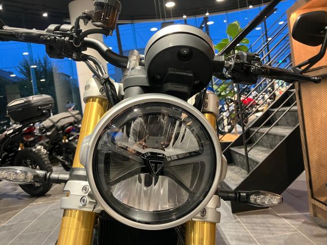 スピードツイン1200RS