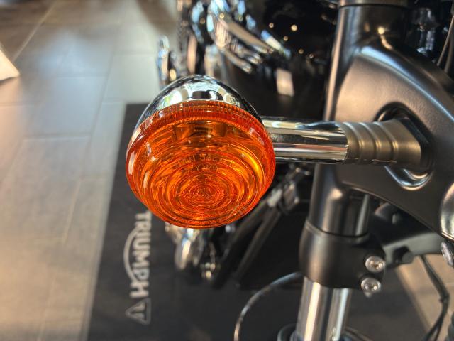 【台数限定】ボンネビルT120 オリジナルペイント車 LEDヘッドライト コーナリングABS USB電源 ブレンボ製キャリパー