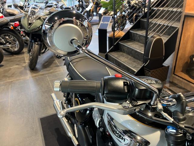 ボンネビルT100 2026年モデル LEDヘッドライト ABS USB電源 ニーパット 樽型ハンドルグリップ T120純正シート