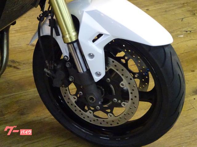 スズキ GSR750 ABS ETC フェンダーレス エンジンガード スズキ GSR750 ABS ETC フェンダーレス エンジンガード