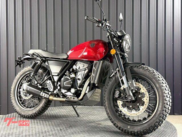 ＤＲＫ−０１　２５０　水冷エンジンモデル　キャンディレッド　限定車