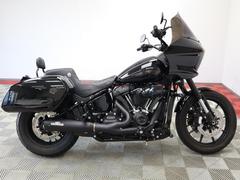 ＨＡＲＬＥＹ−ＤＡＶＩＤＳＯＮ　ＦＸＬＲＳＴ　ソフテイル　ローライダーＳＴ　ジキル＆ハイド可変マフラー　オーディオキット　ブラックホイール塗装　サドルマンシート