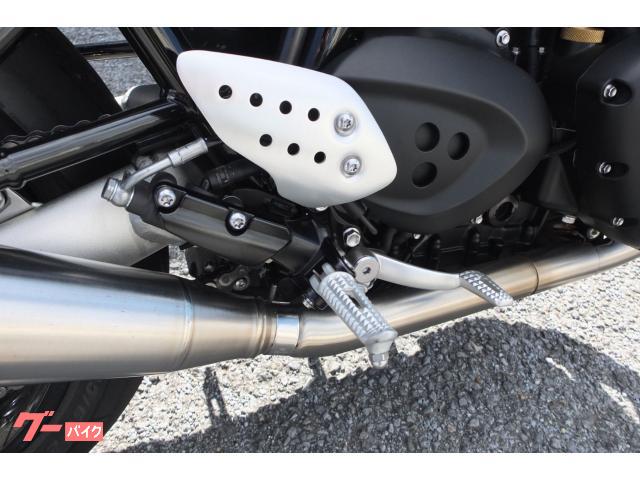 TRIUMPH スラクストン1200RS ファイナルエディション