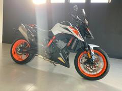 ＫＴＭ　８９０デューク　ＵＳＢ付き　アクラポビッチ装備