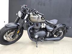 ＴＲＩＵＭＰＨ　ボンネビル　ボバーＢＬＡＣＫ　ＥＴＣ付き　１６インチホイール　ダブルディスクブレーキ　クルコン