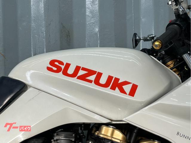 ホワイト 3型 純正タンク GSX750S SUZUKI SUZUKI 京都のバイクショップ ホワイト 3型 純正タンク GSX750S SUZUKI SUZUKI 京都のバイクショップ