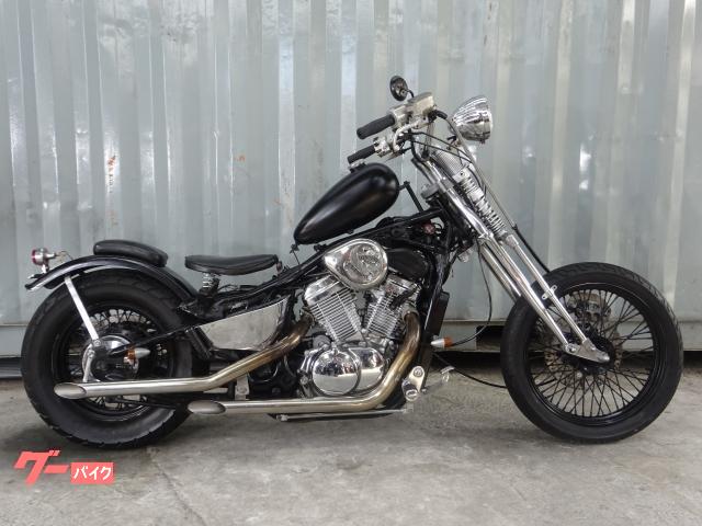 スティード400 スプリンガーフォーク 個性的なスタイルのスプリンガー・フロントフォーク採用の