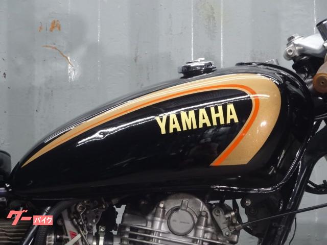ヤマハ SR400 2型 セミカスタム FCRキャブ｜バイクガレージ