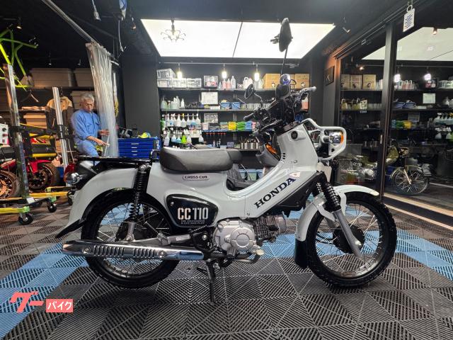 クロスカブ１１０　バッテリー新品　グリップヒーター　マルチクランプバー　ヘルメットホルダー　全面ガラスコーティング　点検整備付
