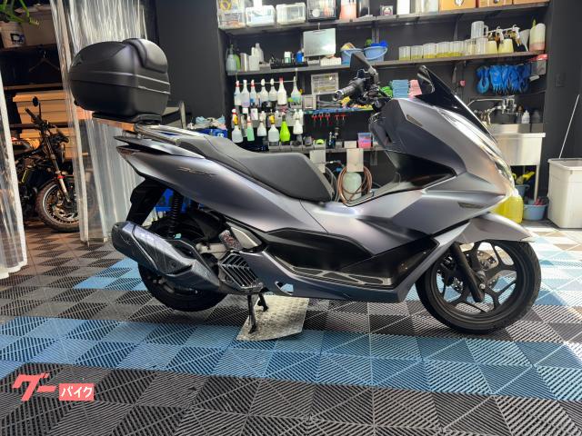 ＰＣＸ　左右ブレーキレバー　バッテリー新品　リアボックス　ステップボード　エアクリーナーカバー　マフラーカバー　ラジエーターカバー