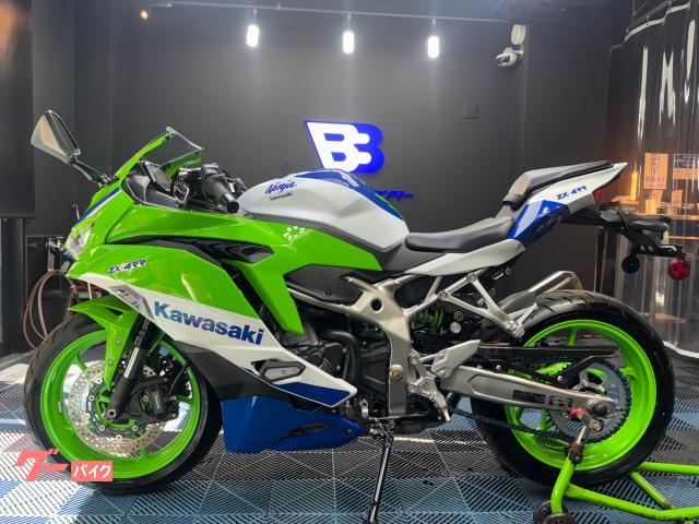 クインビー出品 AKRAPOVIC】話題の新型Ninja ZX-4R SE/ZX-4RR 用アクラポビッチ